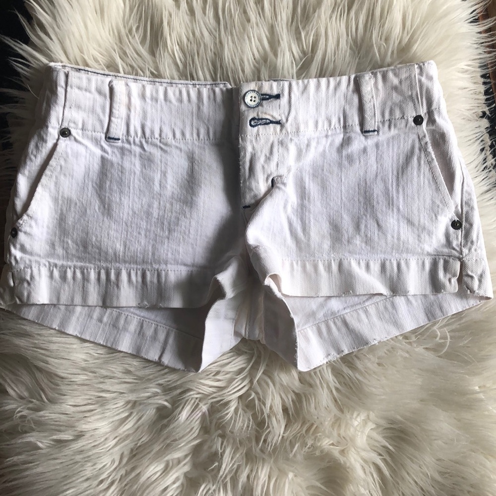 Size 4 white American Eagle shorts